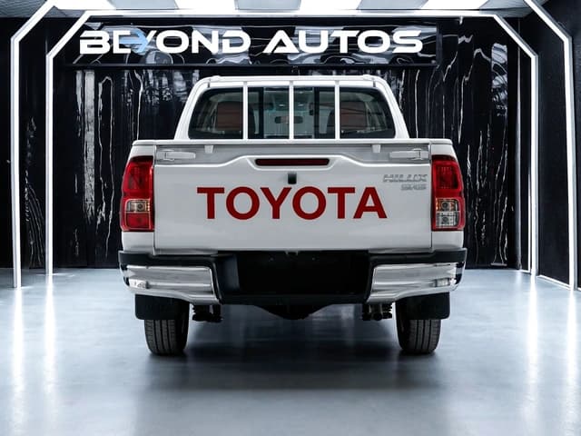 2025 Toyota Hilux Double Cab 2.7L 4 Cyl Petrol RWD MT - Beyond Autos - www.beyondautos.com