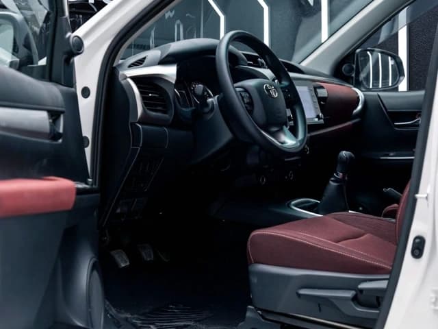2025 Toyota Hilux Double Cab 2.7L 4 Cyl Petrol RWD MT - Beyond Autos - www.beyondautos.com