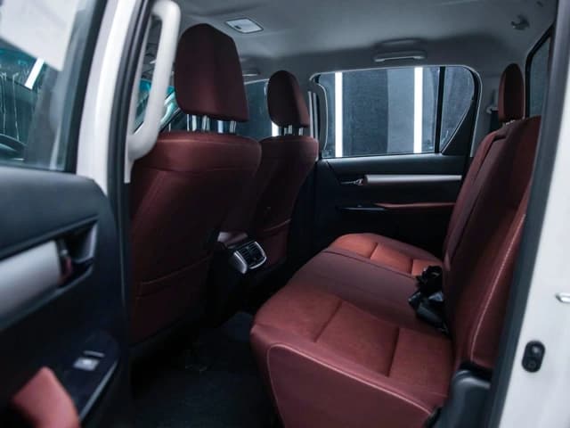 2025 Toyota Hilux SR5 2.7L 4 Cyl Petrol 4WD AT Push Start Bed Liner - Beyond Autos - www.beyondautos.com