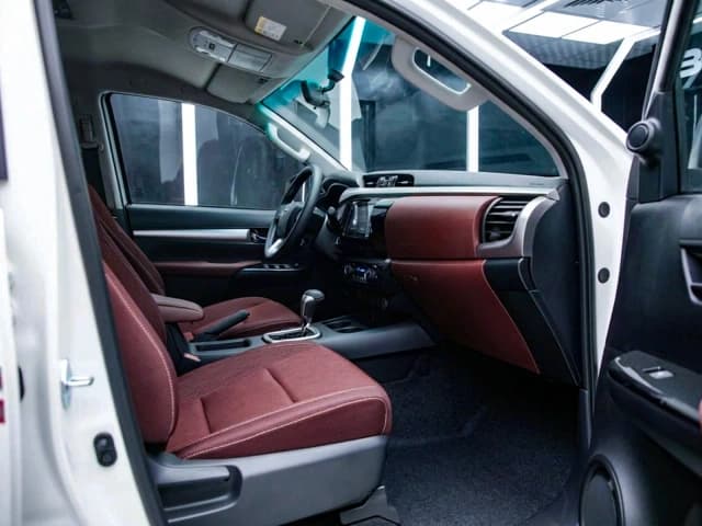 2025 Toyota Hilux SR5 2.7L 4 Cyl Petrol 4WD AT Push Start Bed Liner - Beyond Autos - www.beyondautos.com