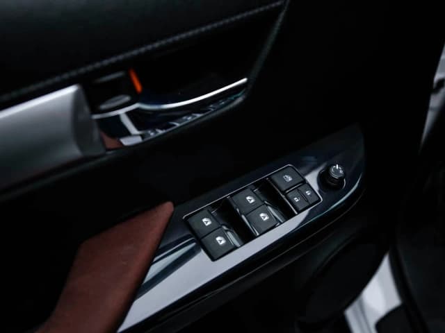 2025 Toyota Hilux SR5 2.7L 4 Cyl Petrol 4WD AT Push Start Bed Liner - Beyond Autos - www.beyondautos.com
