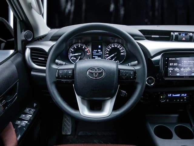 2025 Toyota Hilux SR5 2.7L 4 Cyl Petrol 4WD AT Push Start Bed Liner - Beyond Autos - www.beyondautos.com