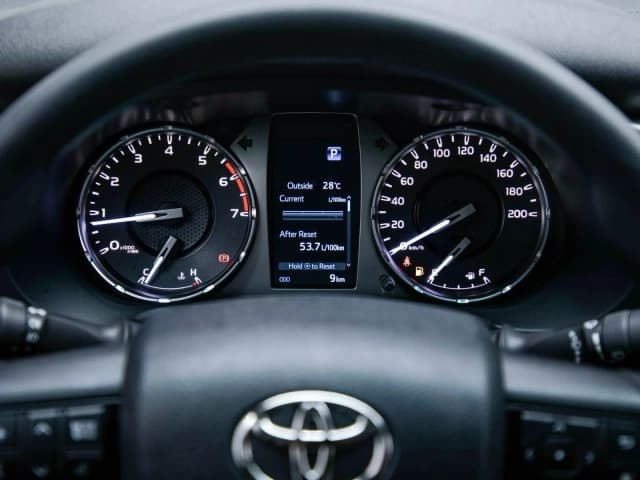 2025 Toyota Hilux SR5 2.7L 4 Cyl Petrol 4WD AT Push Start Bed Liner - Beyond Autos - www.beyondautos.com