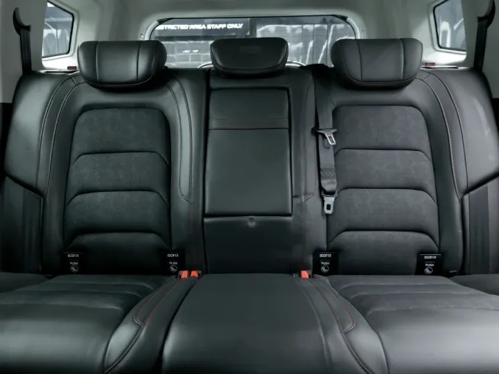 2025 Jetour T2 C-DM 1.5L Turbo Black Interior Alcantara Black - Beyond Autos - www.beyondautos.com