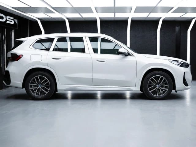 2026 BMW iX1 eDrive25L M Sport Range 563 km Single Motor EV FWD AT - Beyond Autos - www.beyondautos.com