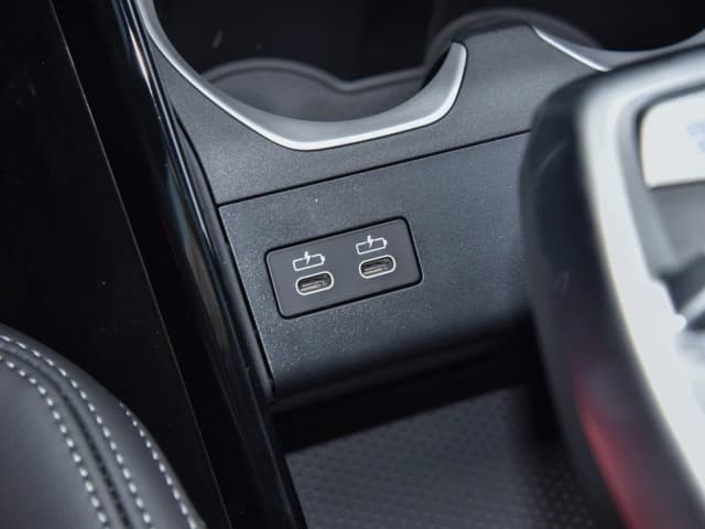2026 BMW iX1 eDrive25L M Sport Range 563 km Single Motor EV FWD AT - Beyond Autos - www.beyondautos.com