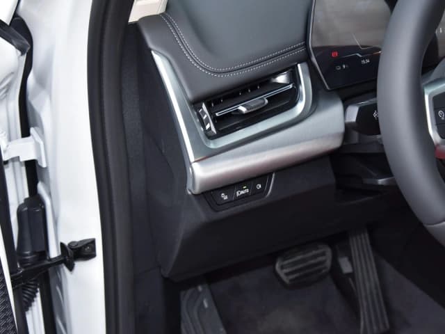 2026 BMW iX1 eDrive25L M Sport Range 563 km Single Motor EV FWD AT - Beyond Autos - www.beyondautos.com