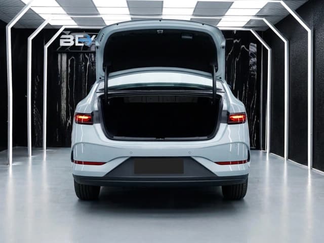 2026 BYD Qin Plus DM-i Progressive Edition 1.5L 4 cyl PHEV FWD CVT Range 128 km - Beyond Autos - www.beyondautos.com