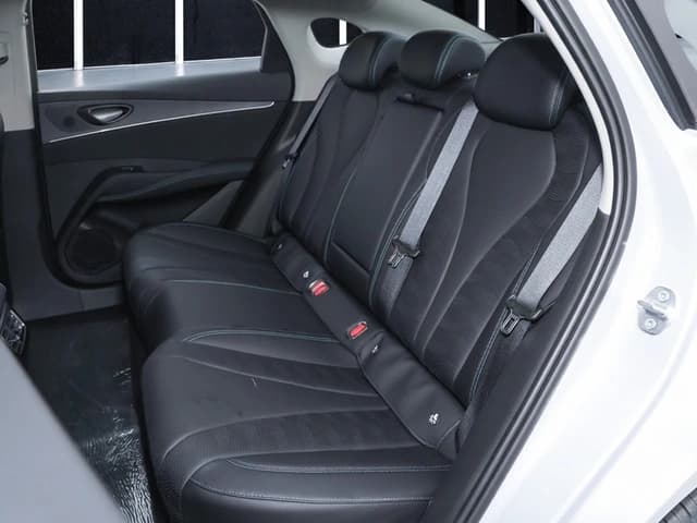 2026 BYD Seal 06 DM-i Premium Edition 1.5L 4 cyl PHEV FWD e-CVT - Beyond Autos - www.beyondautos.com