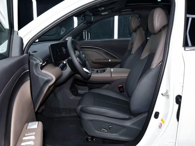 2026 Changan CS55 Plus Blue Whale Tian Shu Luxury Edition 1.5L Turbo 4 cyl Petrol FWD DCT - Beyond Autos - www.beyondautos.com