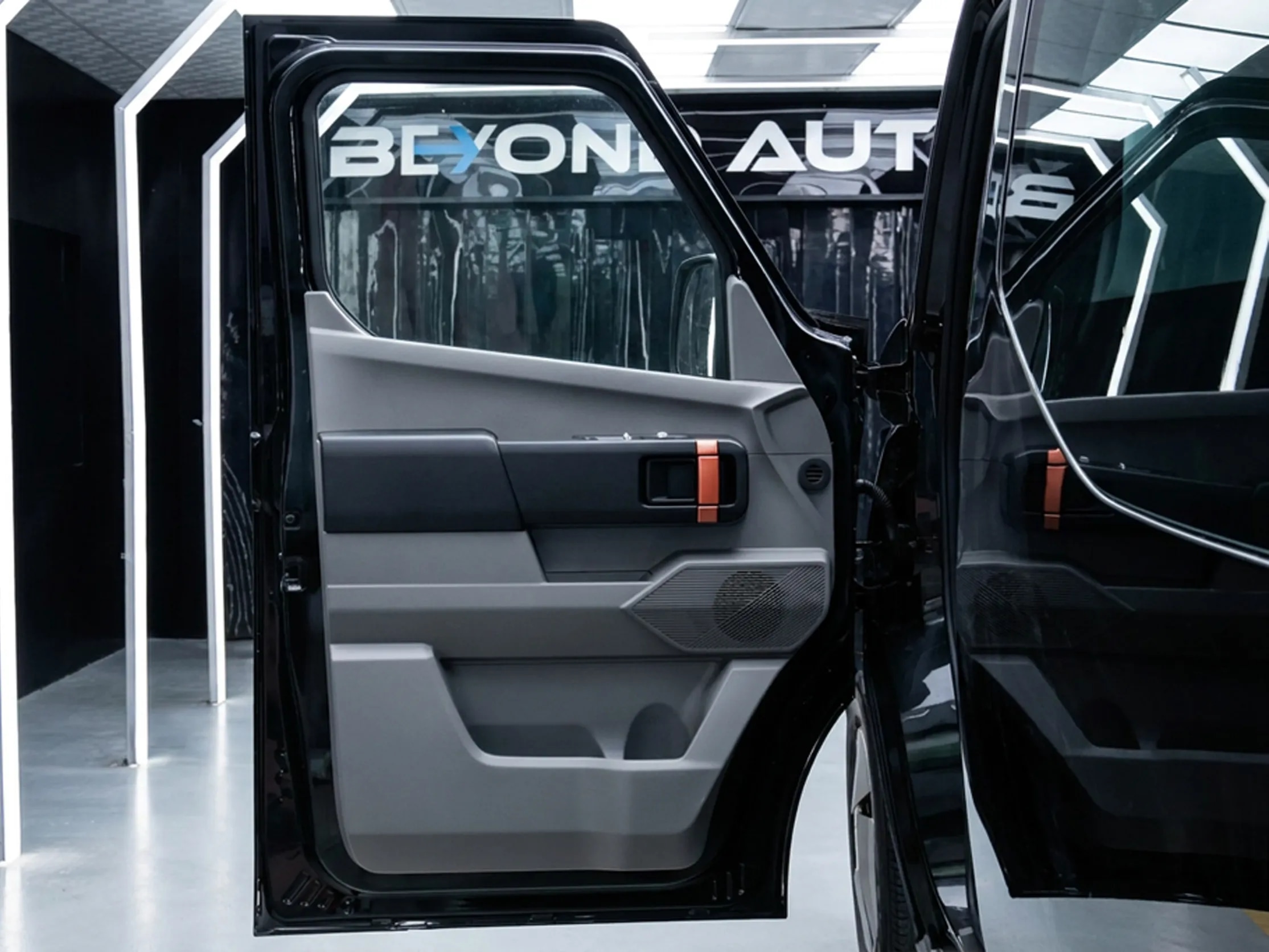 2026 Farizon SV 7 Passenger L2H3 83 FWD AT - Beyond Autos - www.beyondautos.com
