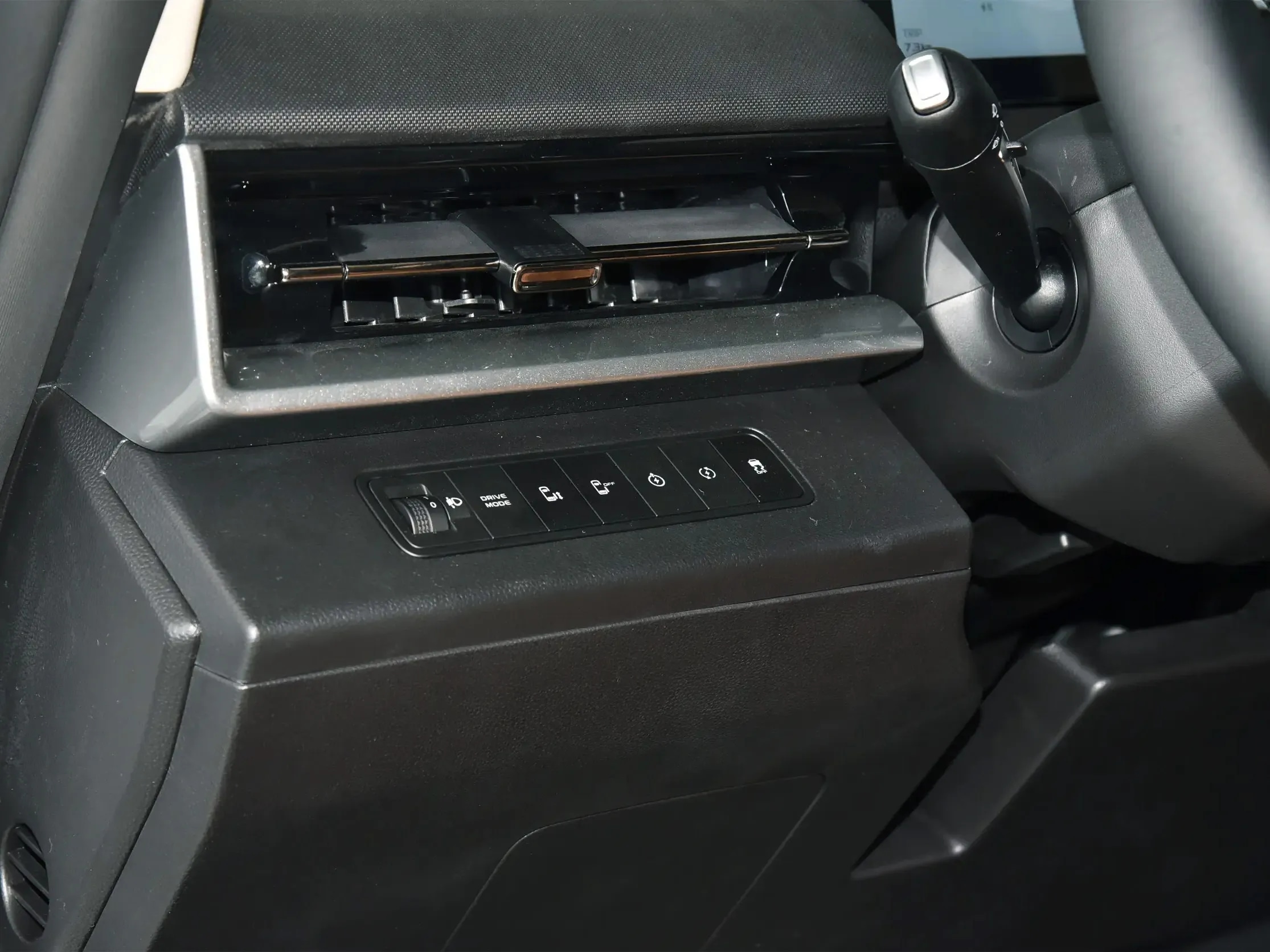 2026 Farizon SV Passenger L2H2 83 FWD AT - Beyond Autos - www.beyondautos.com
