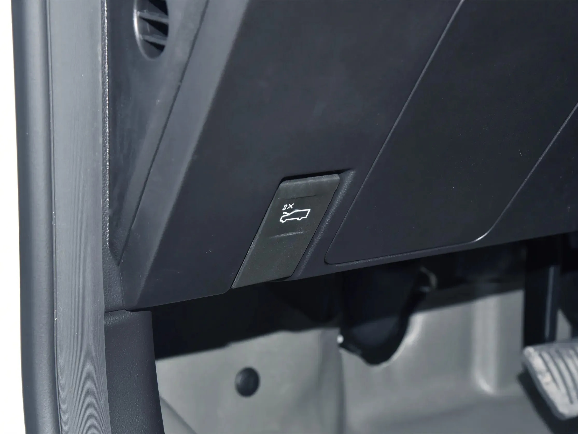 2026 Farizon SV Passenger L2H2 83 FWD AT - Beyond Autos - www.beyondautos.com
