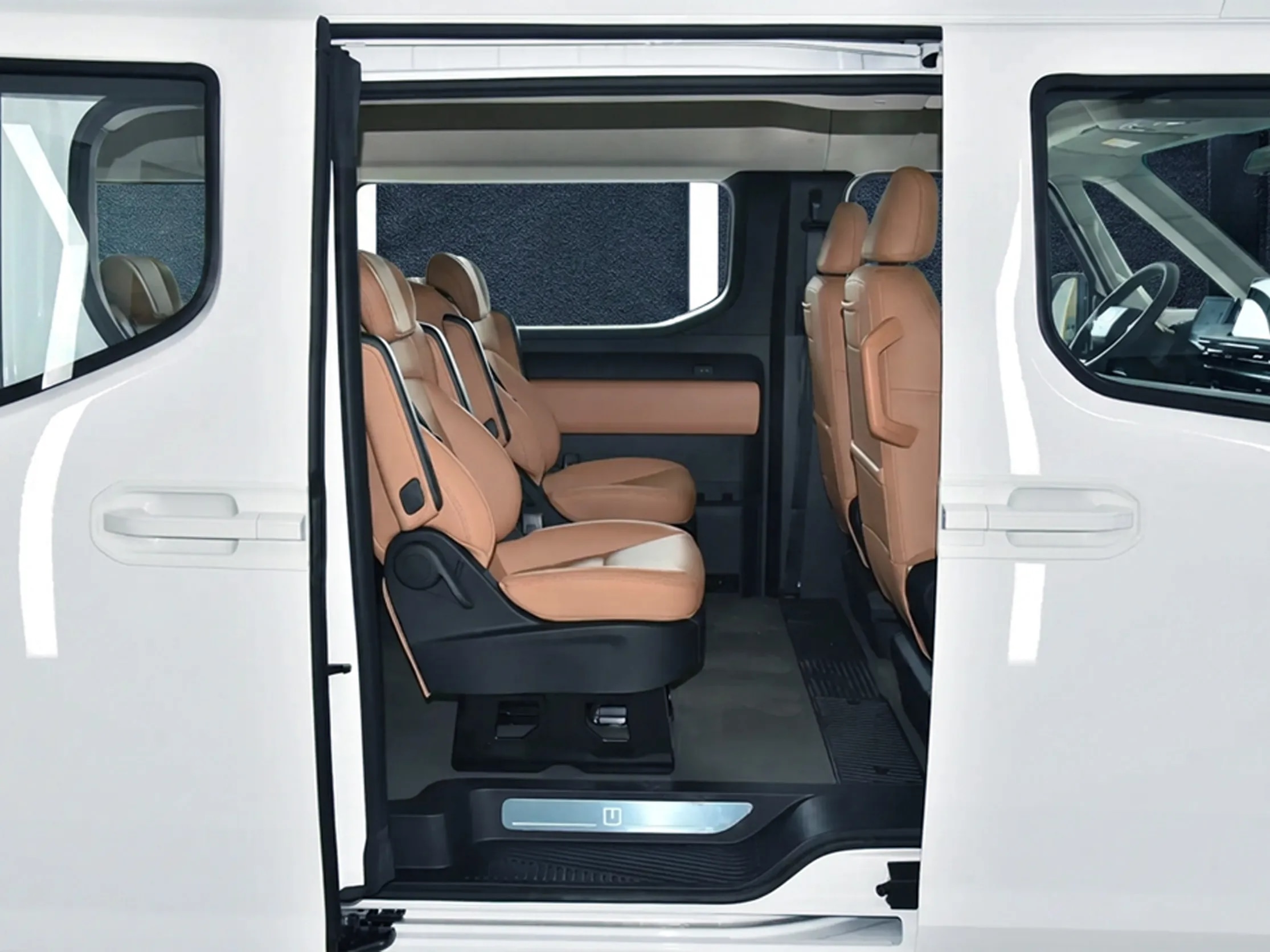 2026 Farizon SV Passenger L2H2 83 FWD AT - Beyond Autos - www.beyondautos.com