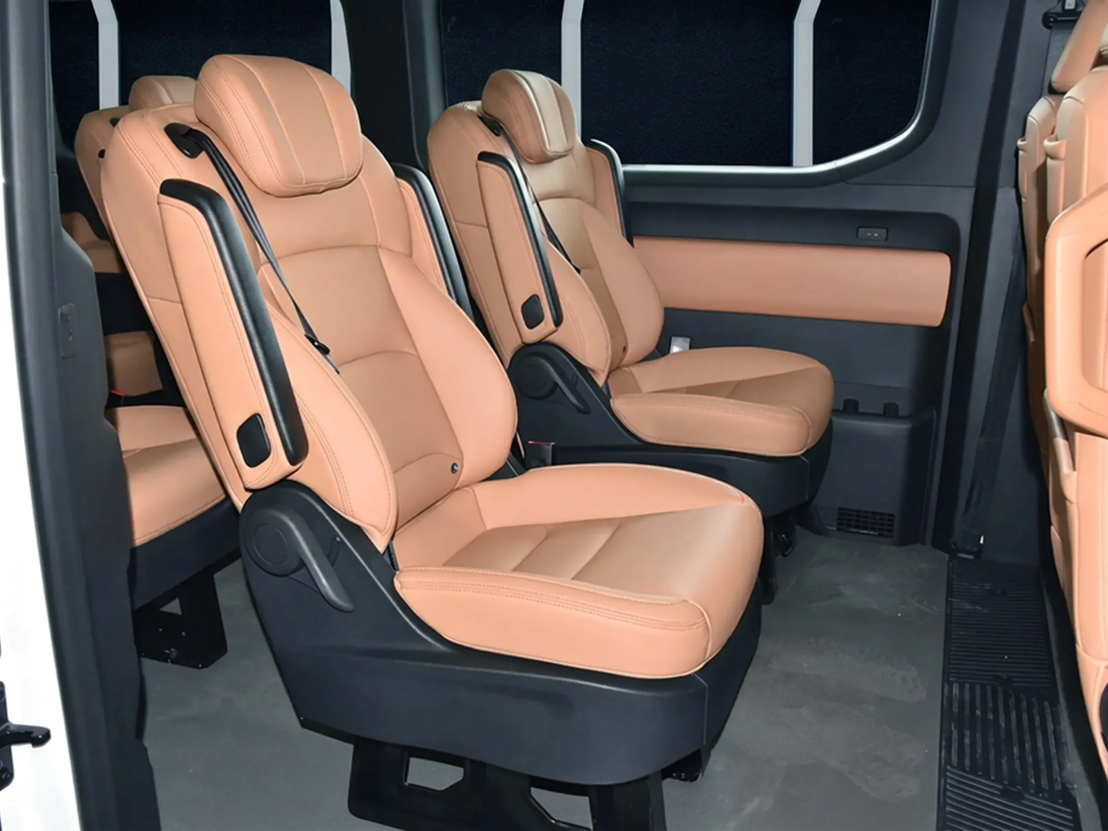 2026 Farizon SV Passenger L2H2 83 FWD AT - Beyond Autos - www.beyondautos.com