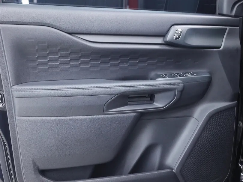 2026 Ford Everest XLS 2.3L L4 Echoboost Petrol AT - Beyond Autos - www.beyondautos.com