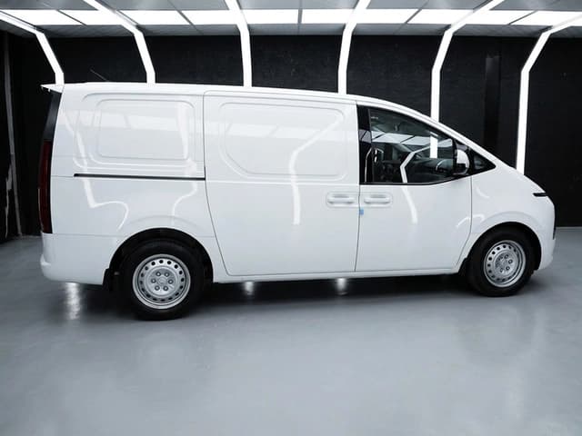 2026 Hyundai Staria Panel Basic 2.2L 4 Cyl Diesel FWD AT - Beyond Autos - www.beyondautos.com