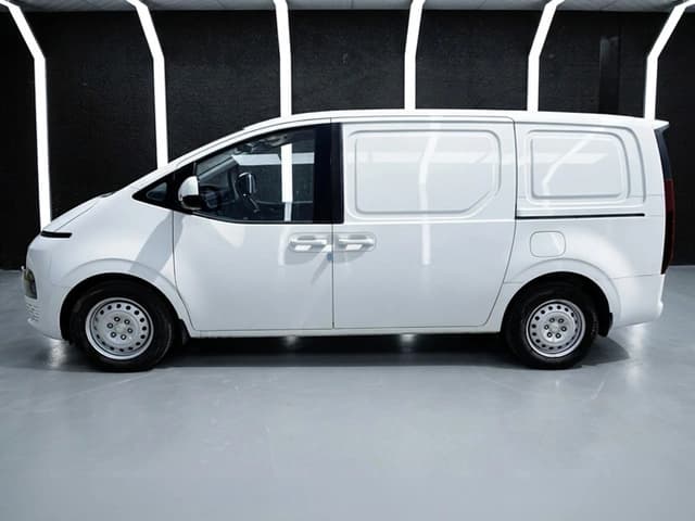 2026 Hyundai Staria Panel Basic 2.2L 4 Cyl Diesel FWD AT - Beyond Autos - www.beyondautos.com