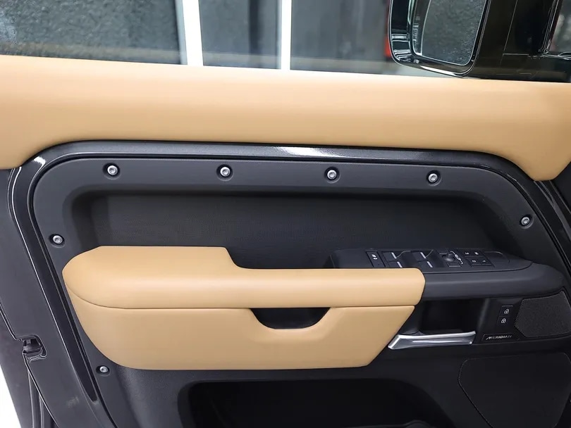 2026 Land Rover Defender 110 X-Dynamic HSE AWD 3.0L V6 Petrol AT