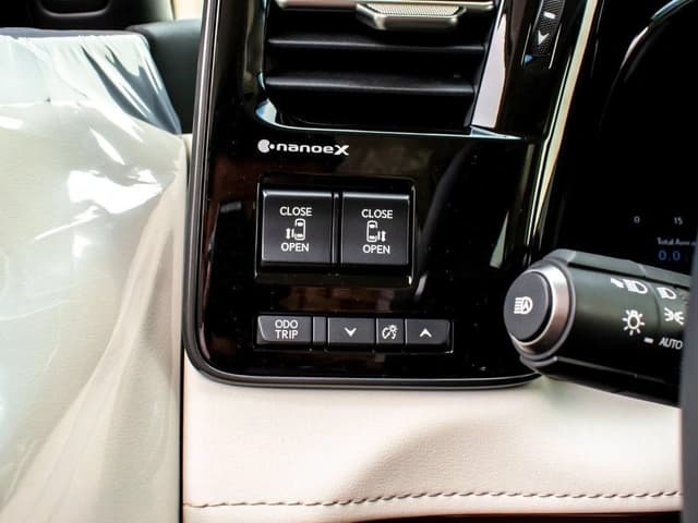 2026 Lexus LM 350h Takumi 2.5L 4 Cyl Hybrid AWD AT - Beyond Autos - www.beyondautos.com