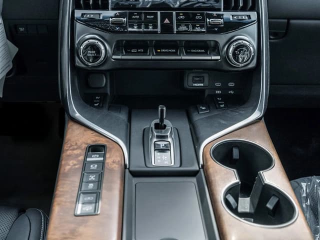 2026 Lexus LX700h VIP 3.5L 6 Cyl HEV 4WD AT - Beyond Autos - www.beyondautos.com