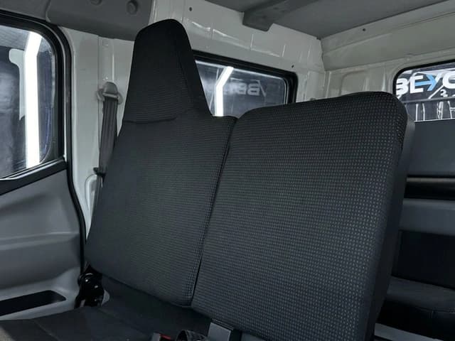 2026-Mitsubishi-Fuso-Canter-4.2L-V6-Diesel-Double-Cabin-Beyond-Autos-www.beyondautos.com
