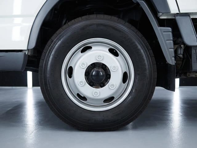 2026-Mitsubishi-Fuso-Canter-4.2L-V6-Diesel-Double-Cabin-Beyond-Autos-www.beyondautos.com