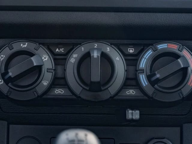 2026 Mitsubishi L200 Basic 2.4L 4 Cyl Petrol 4WD MT - Beyond Autos - www.beyondautos.com
