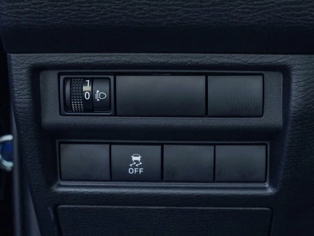 2026 Mitsubishi L200 Basic 2.4L 4 Cyl Petrol 4WD MT - Beyond Autos - www.beyondautos.com