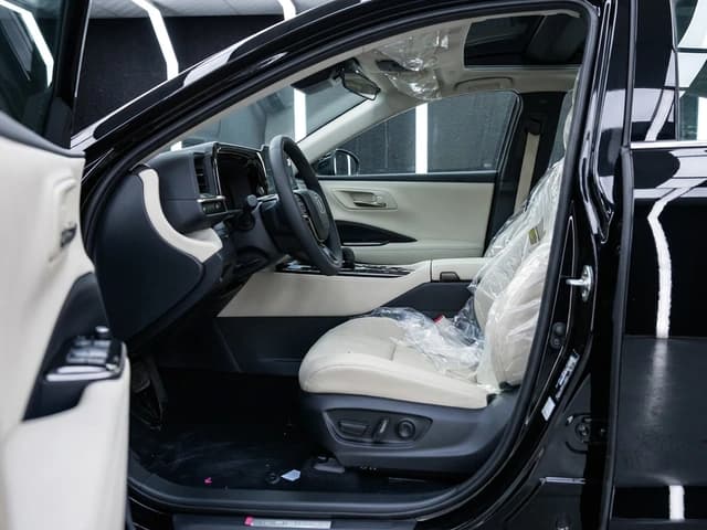 2026 Toyota Crown Platinum 2.4L Turbo 4 Cyl Hybrid AWD AT - Beyond Autos - www.beyondautos.com