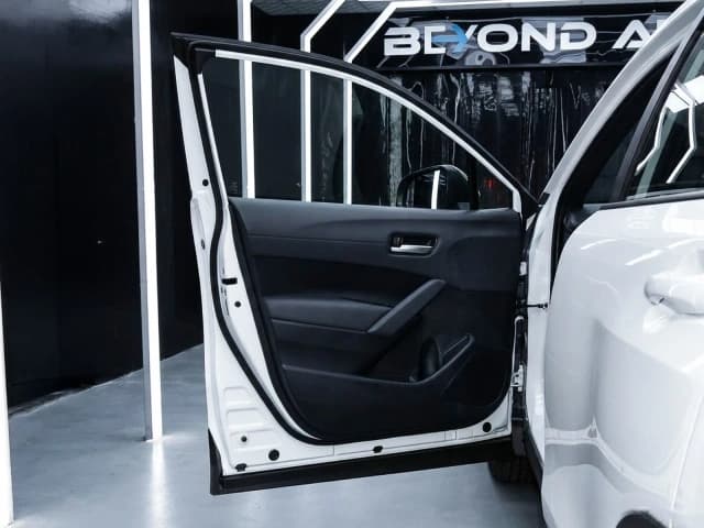 2026 Toyota Frontlander 2.0L E-CVT Luxury Edition HEV FWD AT - Beyond Autos - www.beyondautos.com