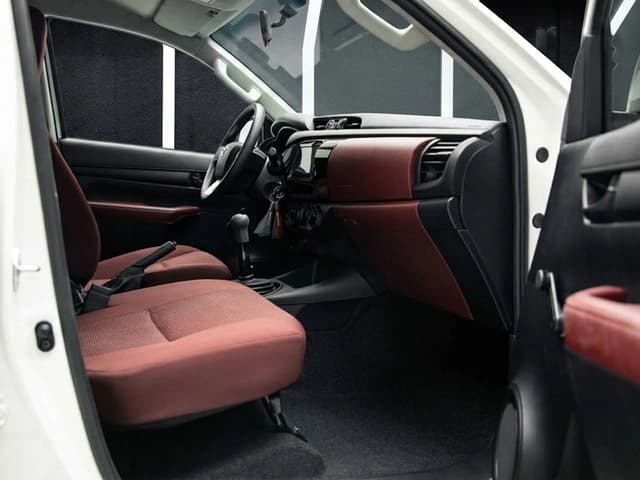 2026 Toyota Hilux DLX 2.4L 4 Cyl Diesel 4WD MT - Beyond Autos - www.beyondautos.com