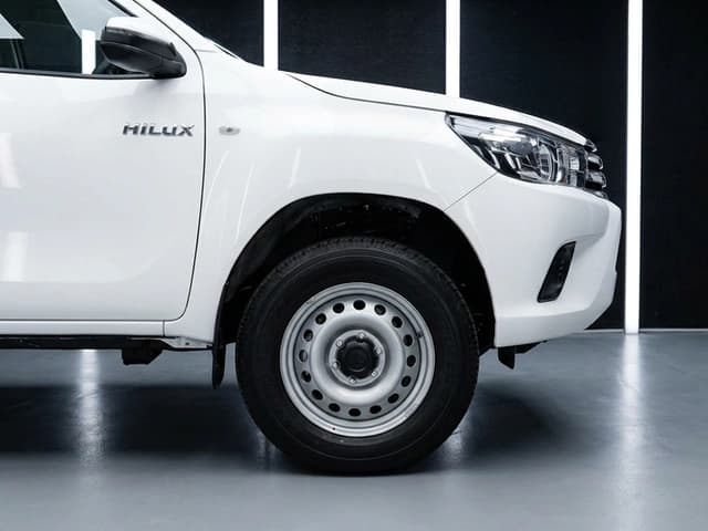 2026 Toyota Hilux DLX 2.4L 4 Cyl Diesel 4WD MT - Beyond Autos - www.beyondautos.com