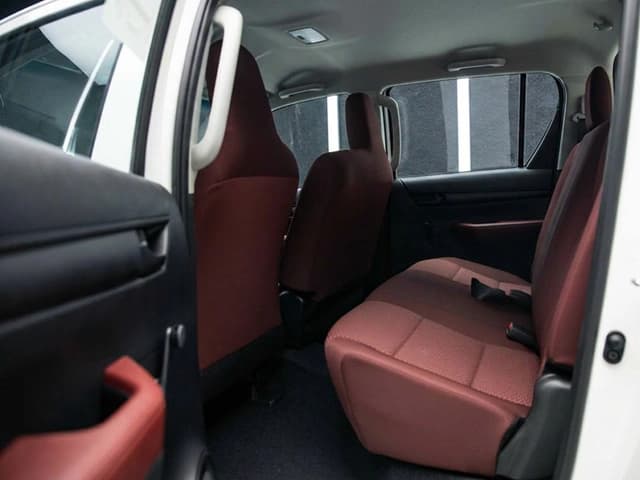 2026 Toyota Hilux DLX 2.4L 4 Cyl Diesel 4WD MT - Beyond Autos - www.beyondautos.com