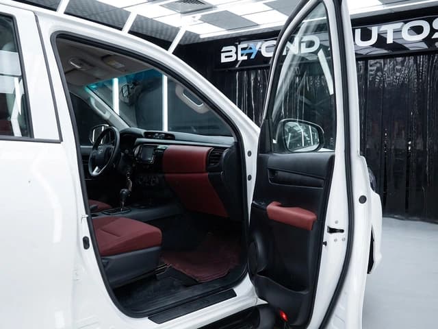 2026 Toyota Hilux DLX 2.7L 4 Cyl Petrol 4WD AT - Beyond Autos - www.beyondautos.com