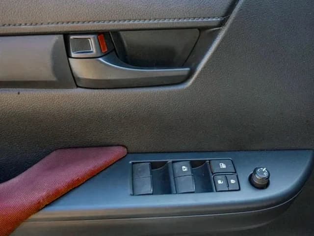 2026 Toyota Hilux DLX 2.7L 4 Cyl Petrol 4WD AT - Beyond Autos - www.beyondautos.com