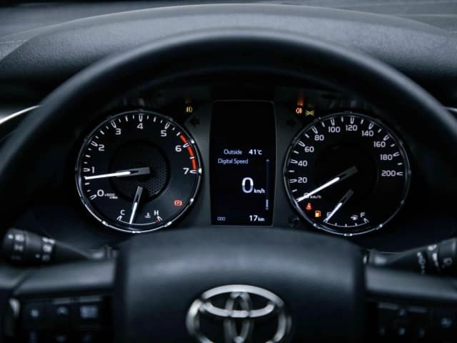 2026 Toyota Hilux GLX 2.7L 4 Cyl Petrol 4WD MT - Beyond Autos - www.beyondautos.com