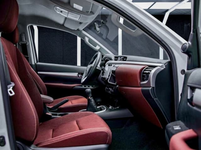 2026 Toyota Hilux SR5 2.7L 4 Cyl Petrol 4WD MT - Beyond Autos - www.beyondautos.com