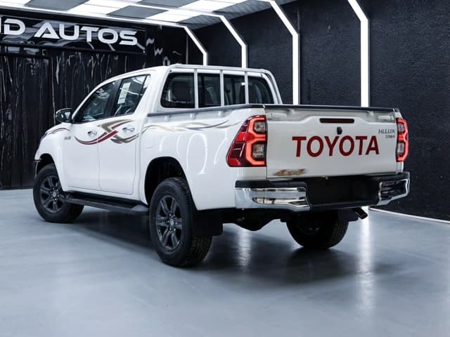 2026 Toyota Hilux SR5 2.7L 4 Cyl Petrol 4WD MT - Beyond Autos - www.beyondautos.com