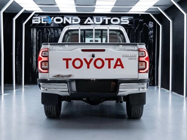 2026 Toyota Hilux SR5 2.7L 4 Cyl Petrol 4WD MT - Beyond Autos - www.beyondautos.com