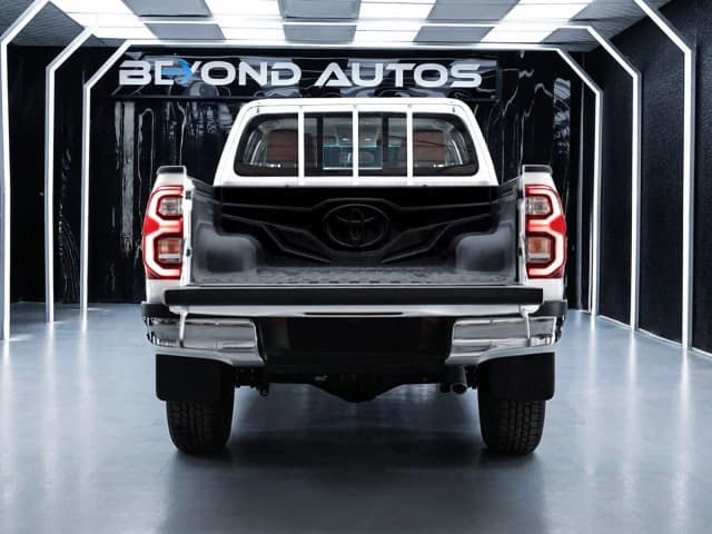 2026 Toyota Hilux SR5 2.7L 4 Cyl Petrol 4WD MT - Beyond Autos - www.beyondautos.com