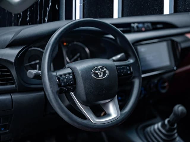 2026 Toyota Hilux Single Cab 2.7L 4 Cyl Petrol 4WD MT Bed Liner Side Steps - Beyond Autos - www.beyondautos.com
