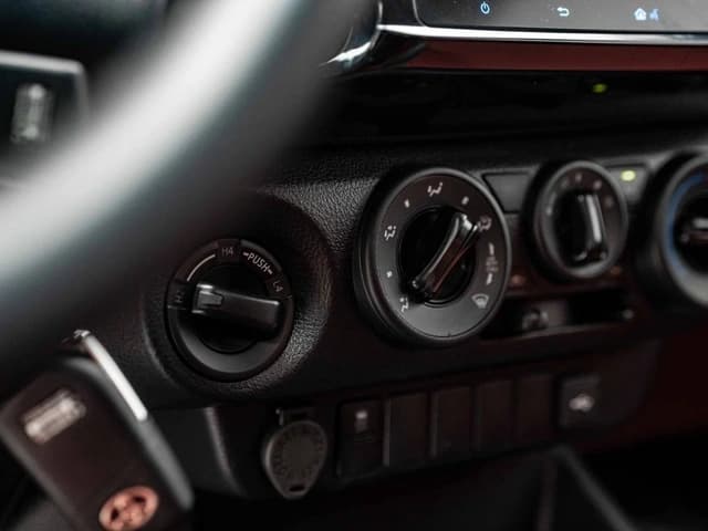 2026 Toyota Hilux Single Cab 2.7L 4 Cyl Petrol 4WD MT - Beyond Autos - www.beyondautos.com