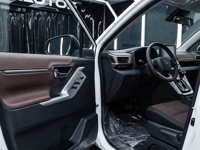 2026 Toyota Innova V 2.0L 4 Cyl Hybrid FWD CVT - Beyond Autos - www.beyondautos.com