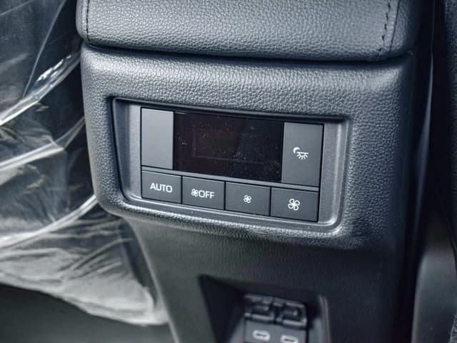 2026 Toyota Innova V 2.0L 4 Cyl Hybrid FWD CVT - Beyond Autos - www.beyondautos.com