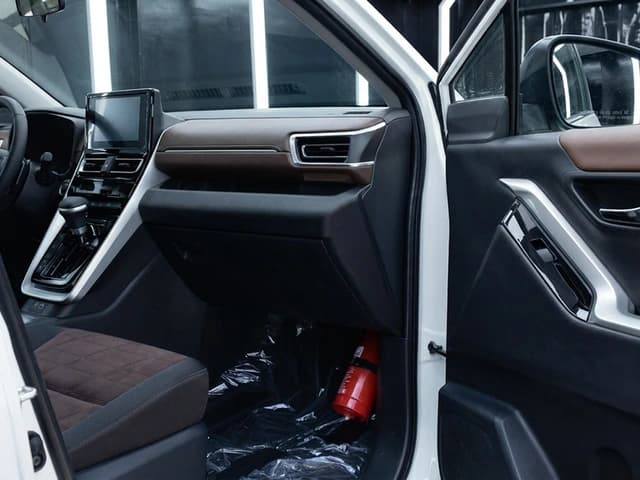 2026 Toyota Innova V 2.0L 4 Cyl Hybrid FWD CVT - Beyond Autos - www.beyondautos.com
