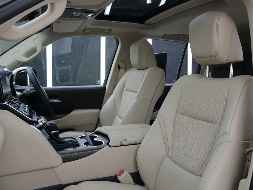 2026 Toyota Land Cruiser LC300 ZX 3.3L 6 Cyl Diesel 4WD AT - Beyond Autos - www.beyondautos.com