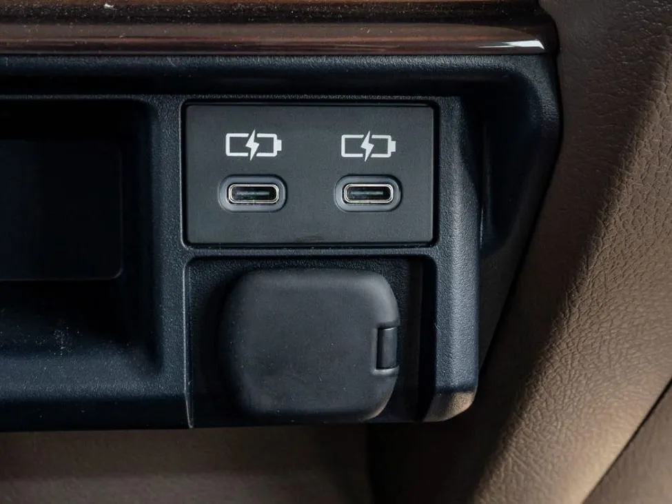 2026 Toyota Land Cruiser LC79 2.8L L4 Turbo - Beyond Autos - www.beyondautos.com