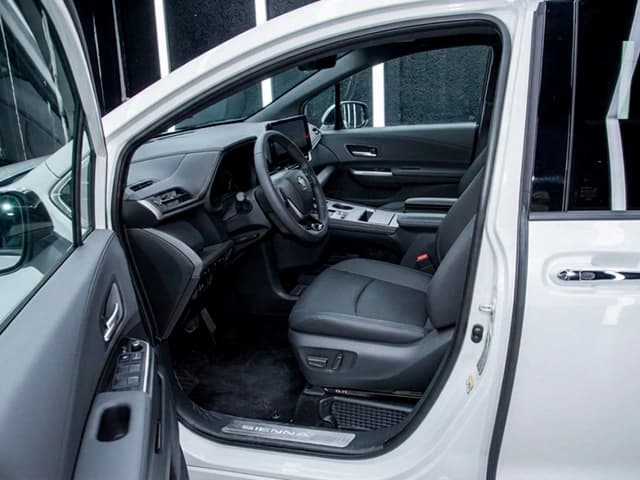 2026 Toyota Sienna XLE 2.5L 4 Cyl Hybrid FWD CVT - Beyond Autos - www.beyondautos.com