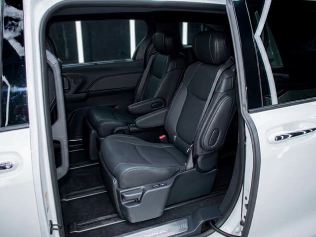 2026 Toyota Sienna XLE 2.5L 4 Cyl Hybrid FWD CVT - Beyond Autos - www.beyondautos.com
